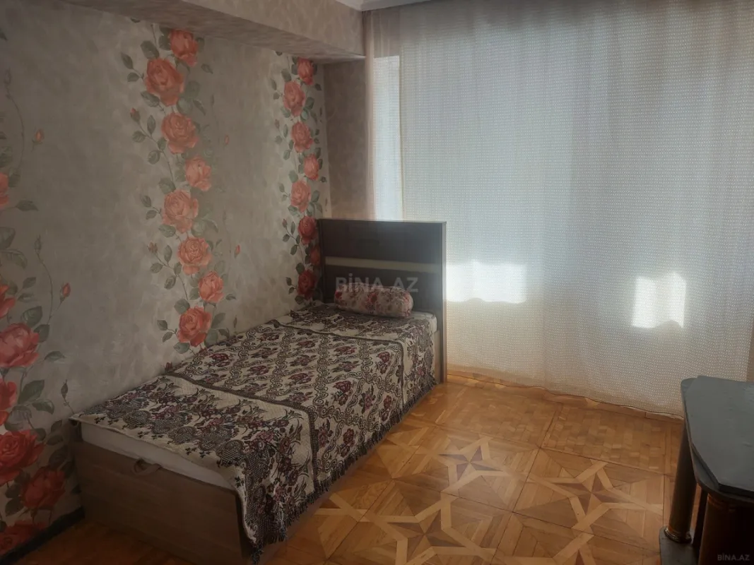 Satılır 4 otaqlı mənzil 120 m²