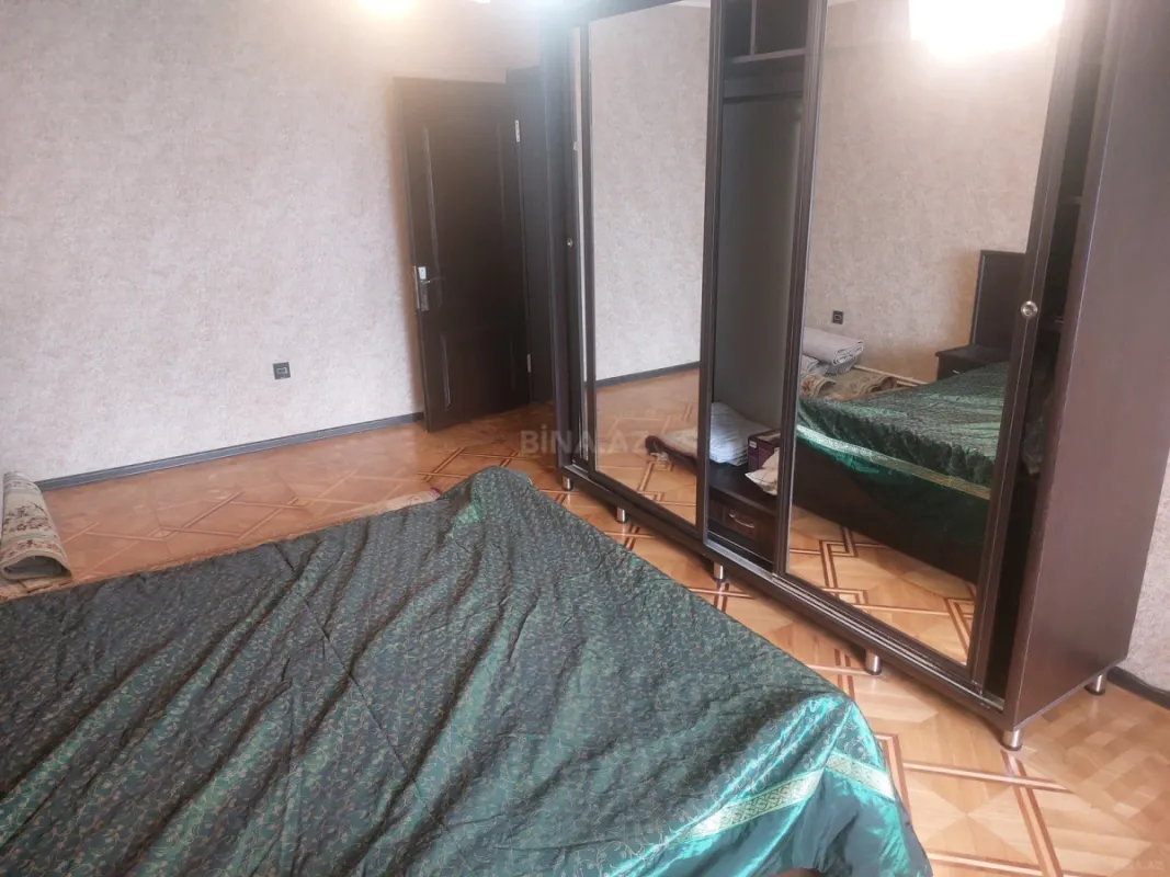 Satılır 4 otaqlı mənzil 120 m²