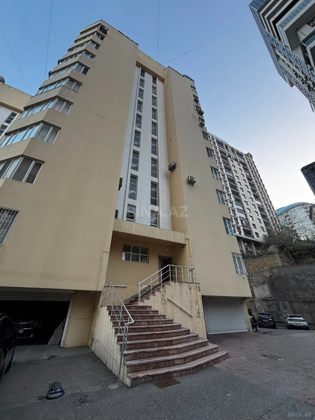 Satılır 4 otaqlı mənzil 170 m²