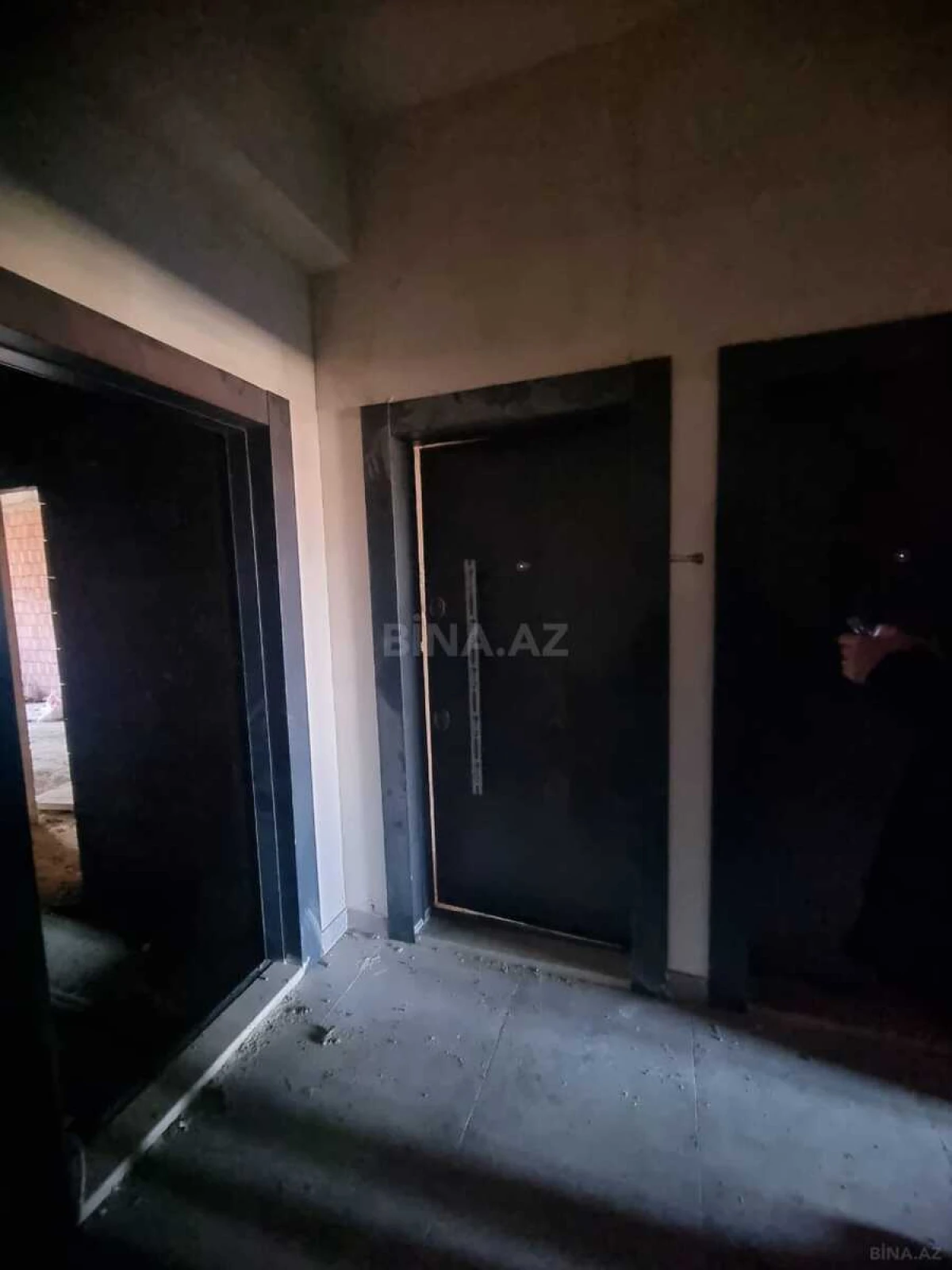 Satılır 3 otaqlı mənzil 147 m²