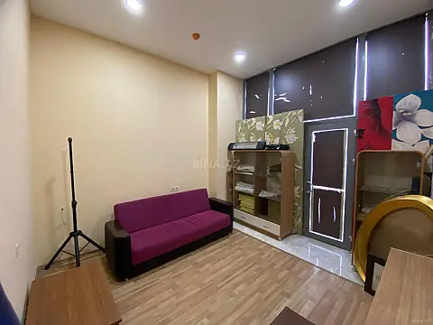 Satılır obyekt 174 m²