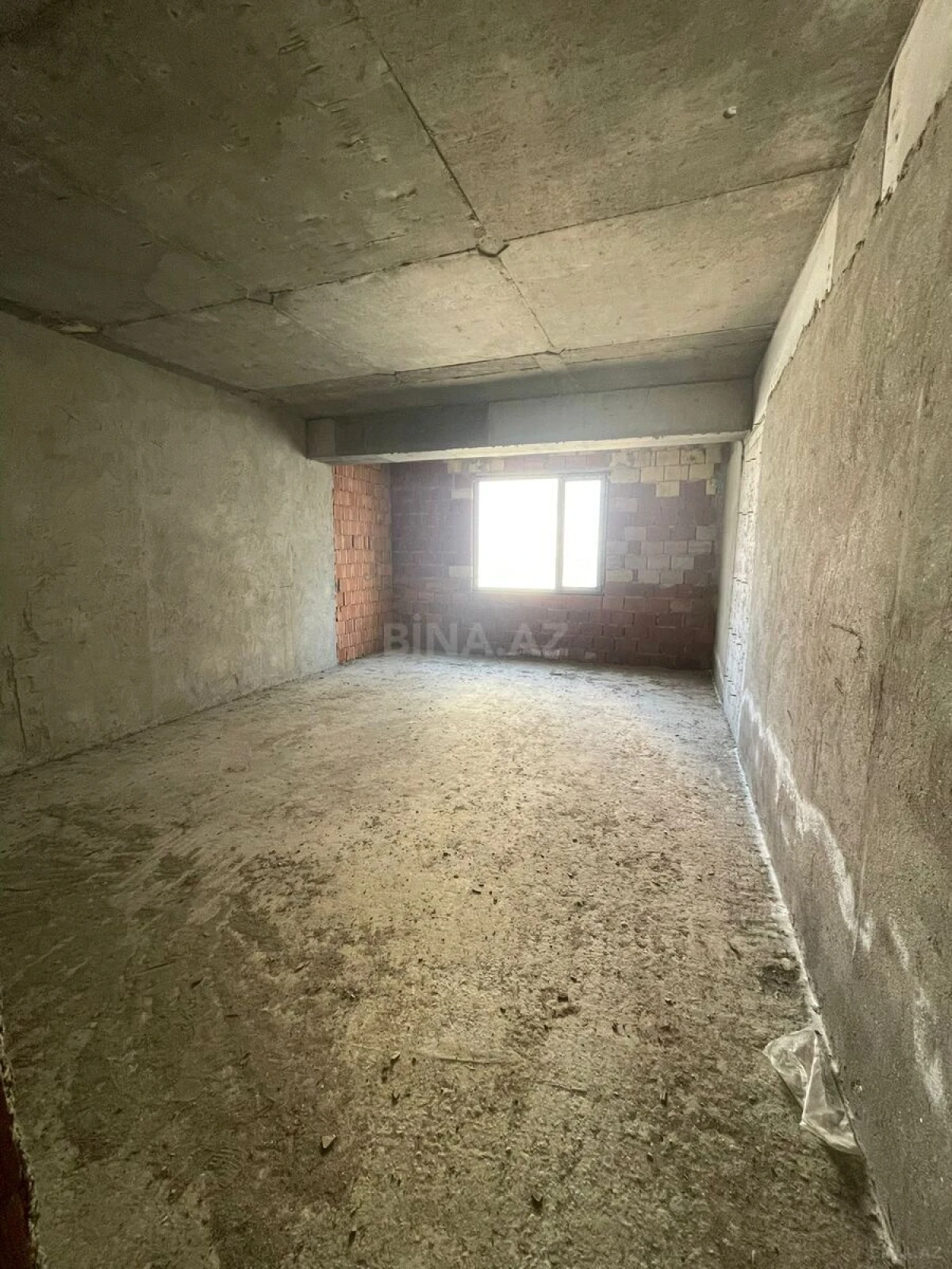Satılır 2 otaqlı mənzil 106 m²