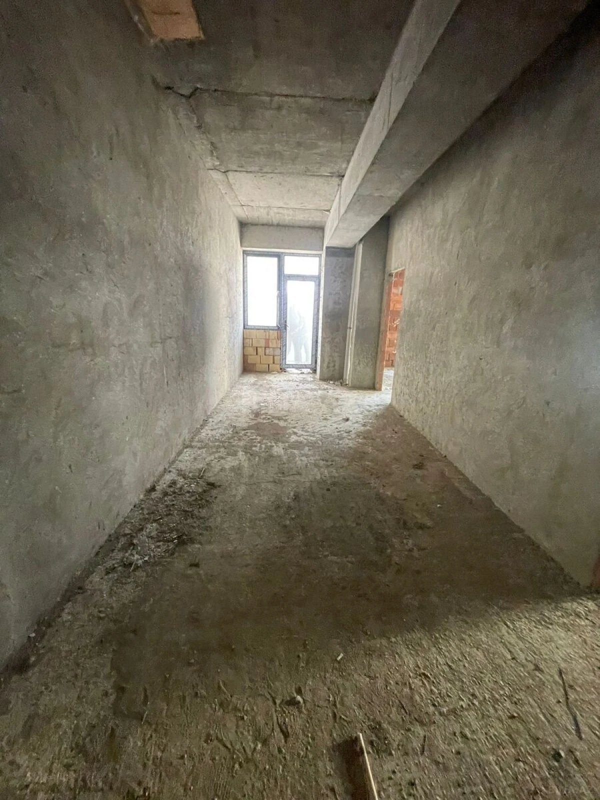 Satılır 2 otaqlı mənzil 106 m²