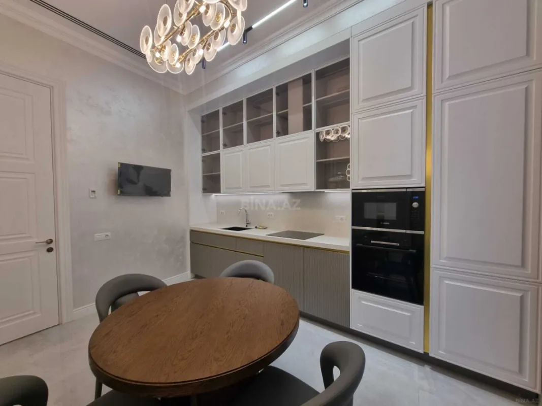 Kirayə verilir 3 otaqlı mənzil 135 m²