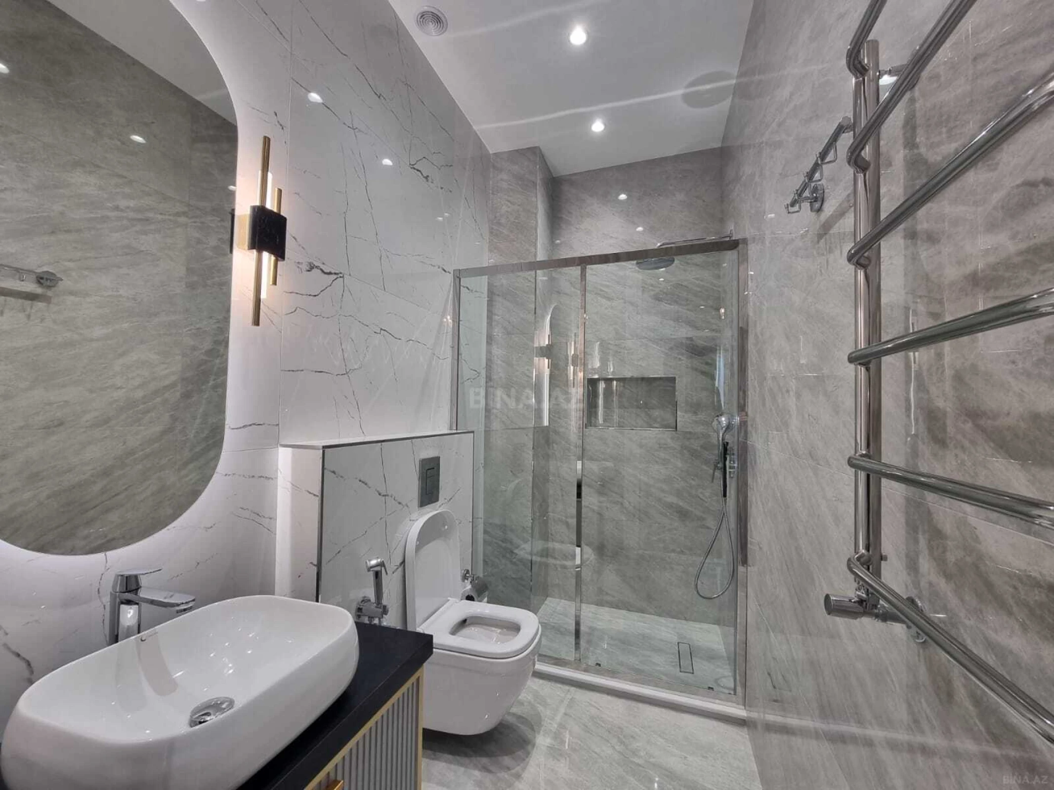 Kirayə verilir 3 otaqlı mənzil 135 m²