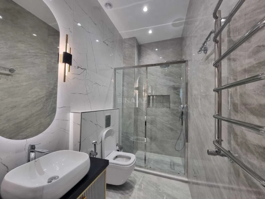 Kirayə verilir 3 otaqlı mənzil 135 m²