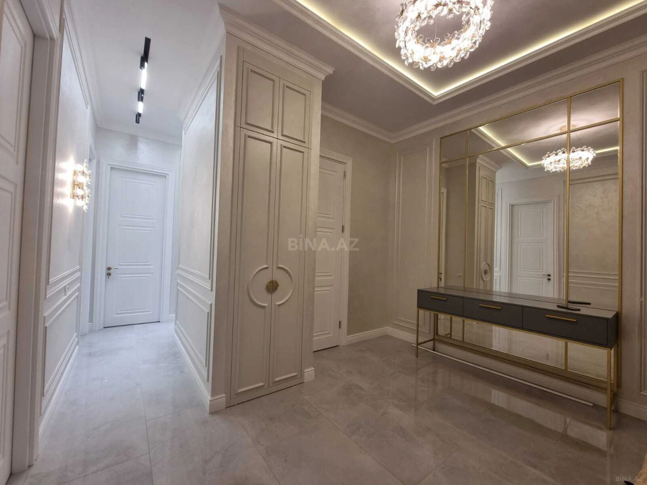 Kirayə verilir 3 otaqlı mənzil 135 m²