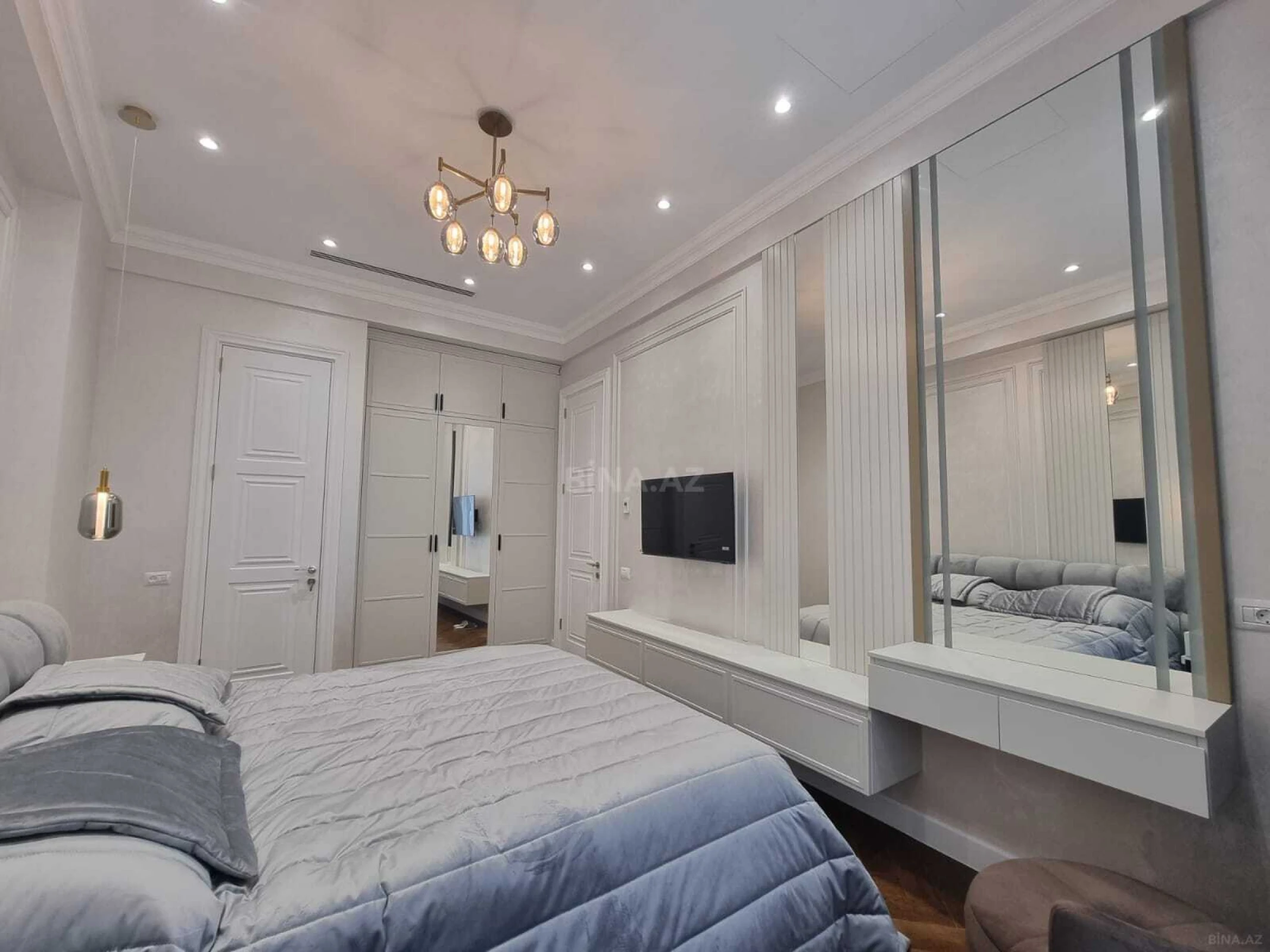 Kirayə verilir 3 otaqlı mənzil 135 m²