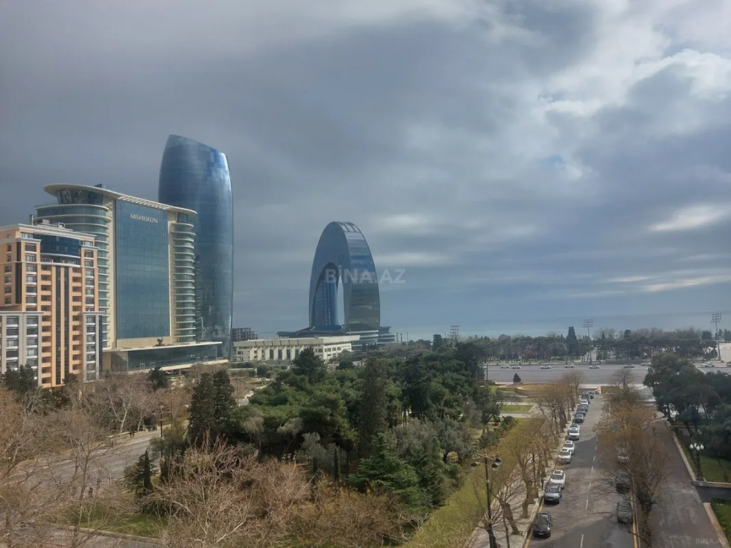 Kirayə verilir 4 otaqlı mənzil 120 m²