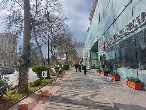 Kirayə verilir 4 otaqlı mənzil 120 m²