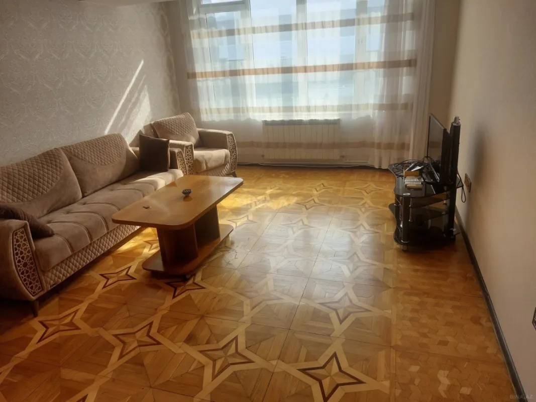 Kirayə verilir 4 otaqlı mənzil 120 m²