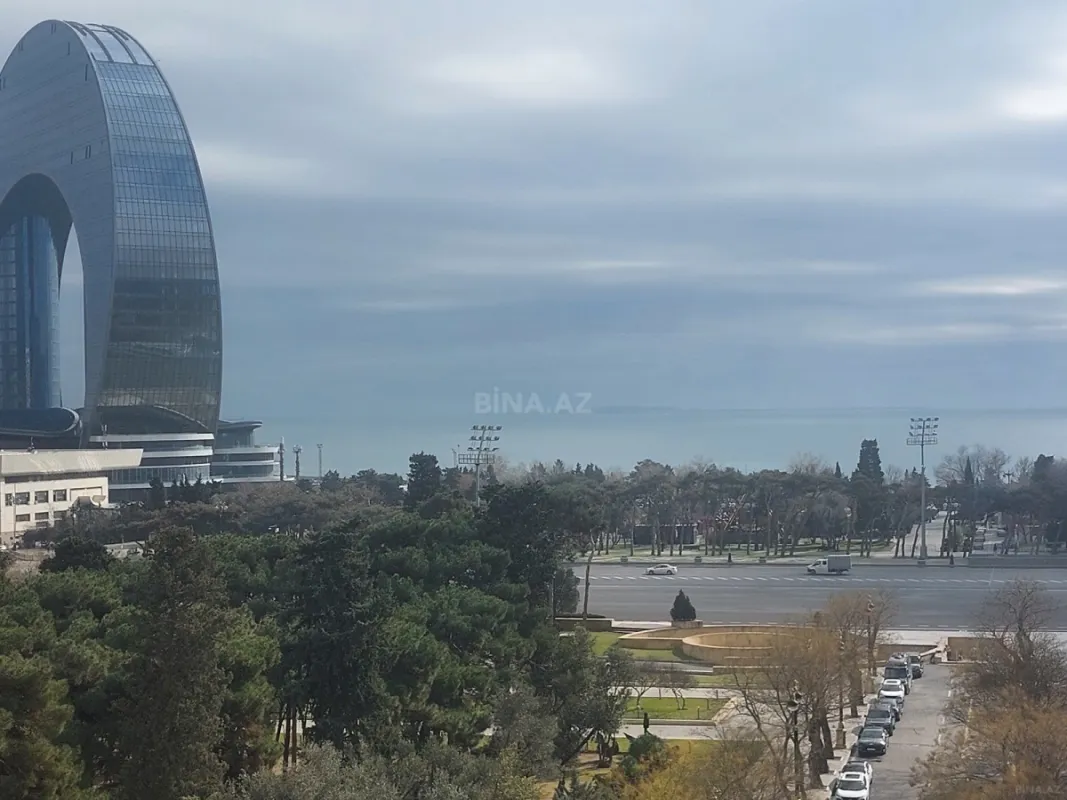 Kirayə verilir 4 otaqlı mənzil 120 m²