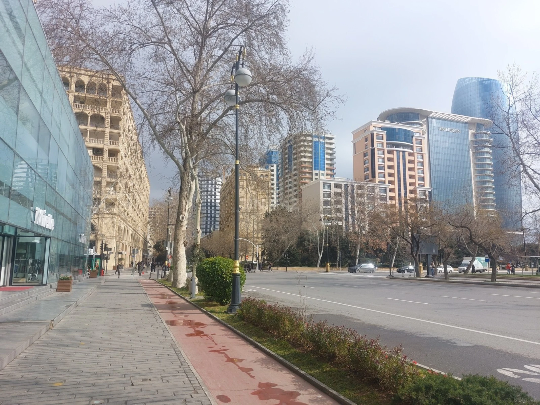 Kirayə verilir 4 otaqlı mənzil 120 m²