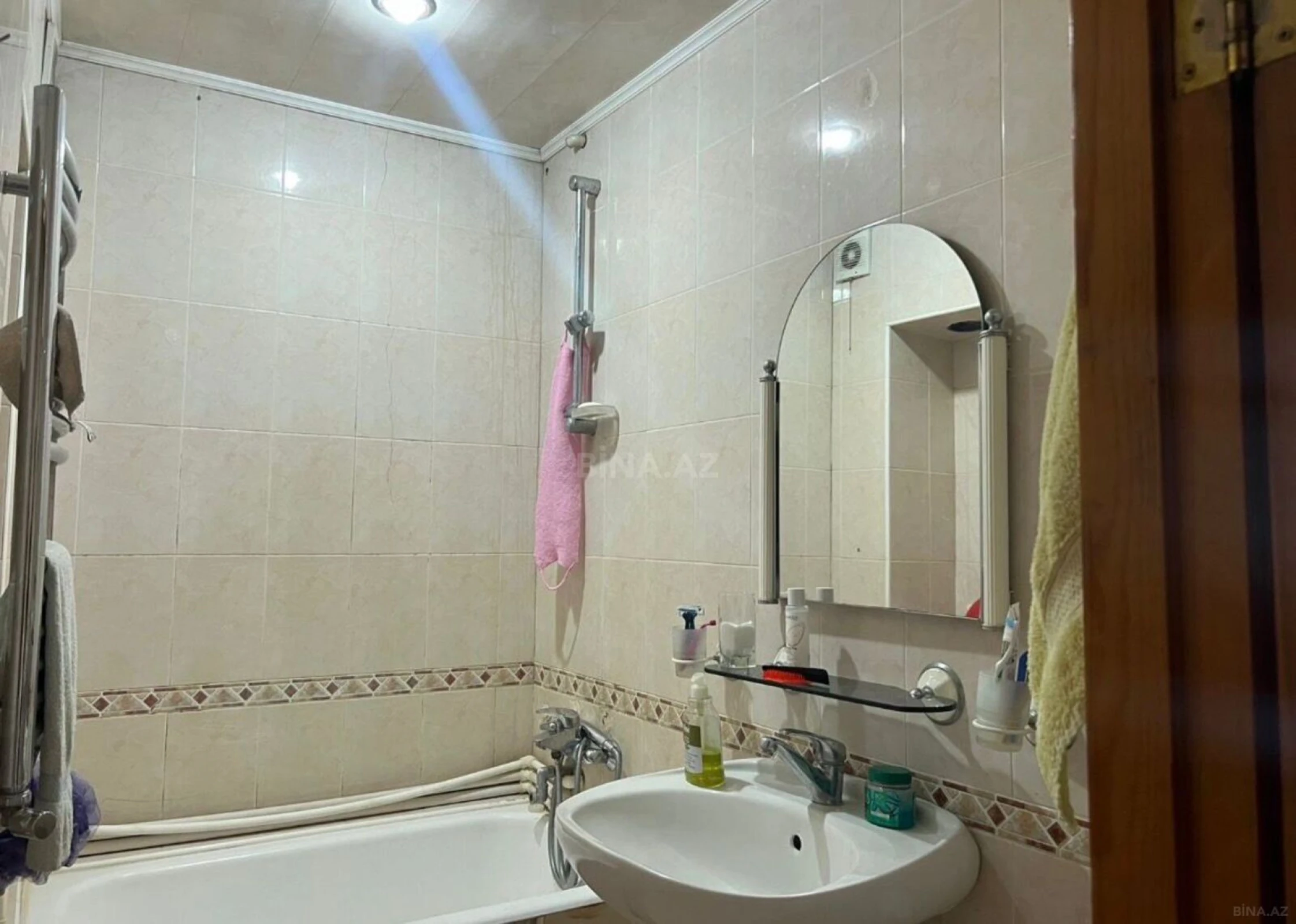 Kirayə verilir 2 otaqlı mənzil 70 m²