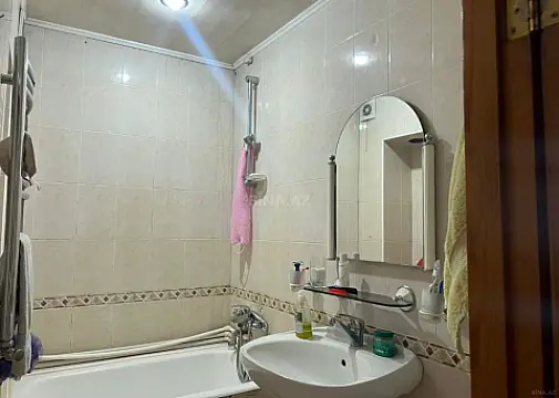Kirayə verilir 2 otaqlı mənzil 70 m²
