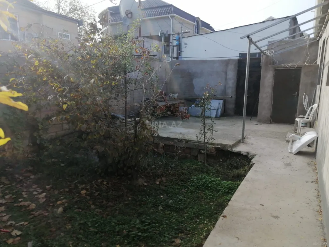 Satılır 4 otaqlı həyət evi 100 m²