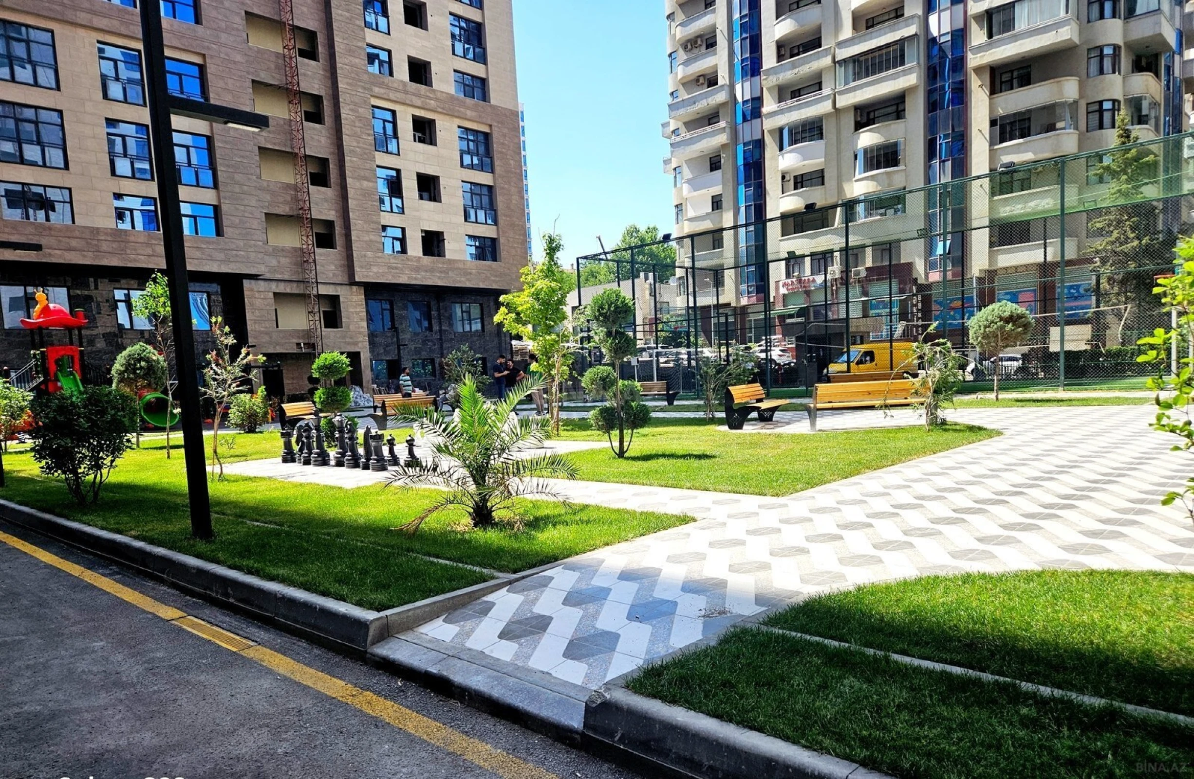 Satılır 2 otaqlı mənzil 97 m²