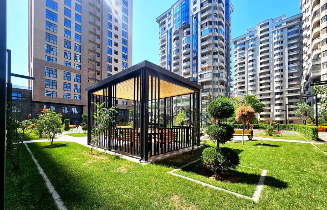Satılır 2 otaqlı mənzil 97 m²