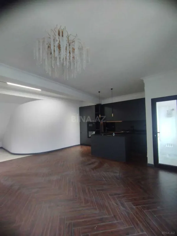 Satılır 3 otaqlı mənzil 142 m²