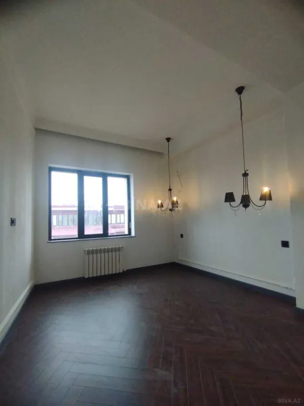 Satılır 3 otaqlı mənzil 142 m²