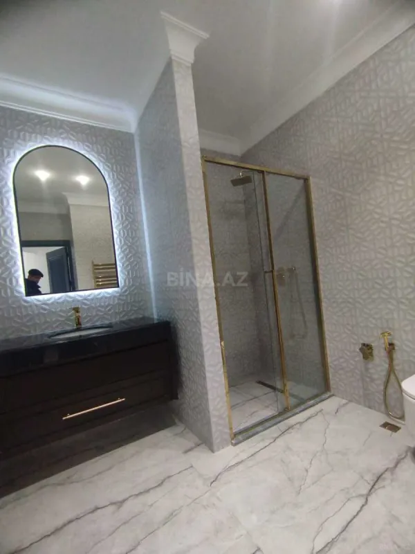 Satılır 3 otaqlı mənzil 142 m²