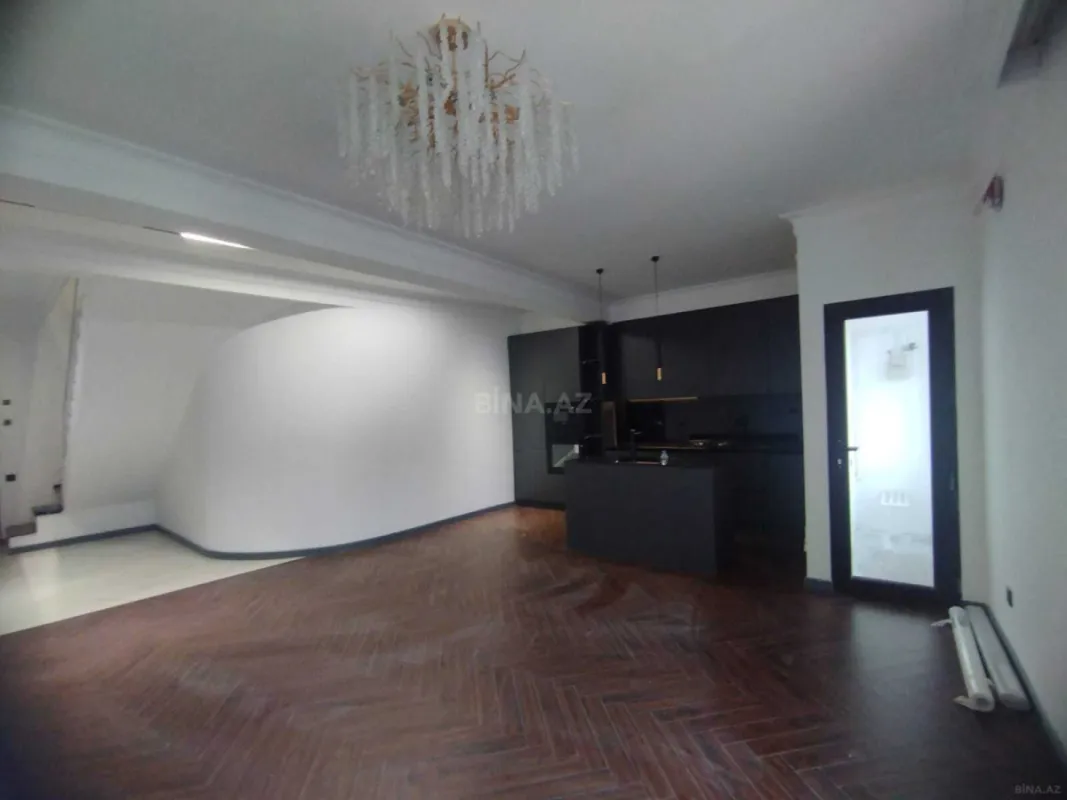 Satılır 3 otaqlı mənzil 142 m²