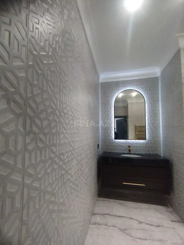Satılır 3 otaqlı mənzil 142 m²