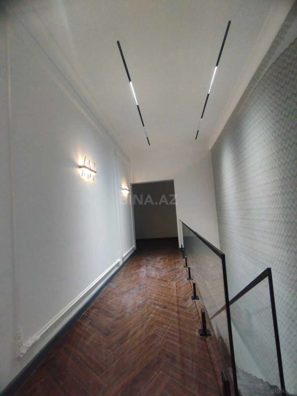 Satılır 3 otaqlı mənzil 142 m²