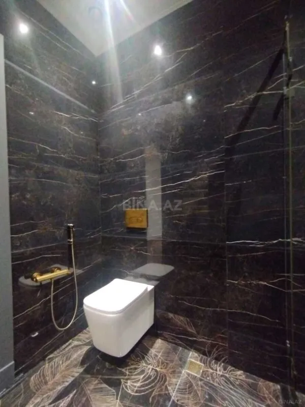 Satılır 3 otaqlı mənzil 142 m²