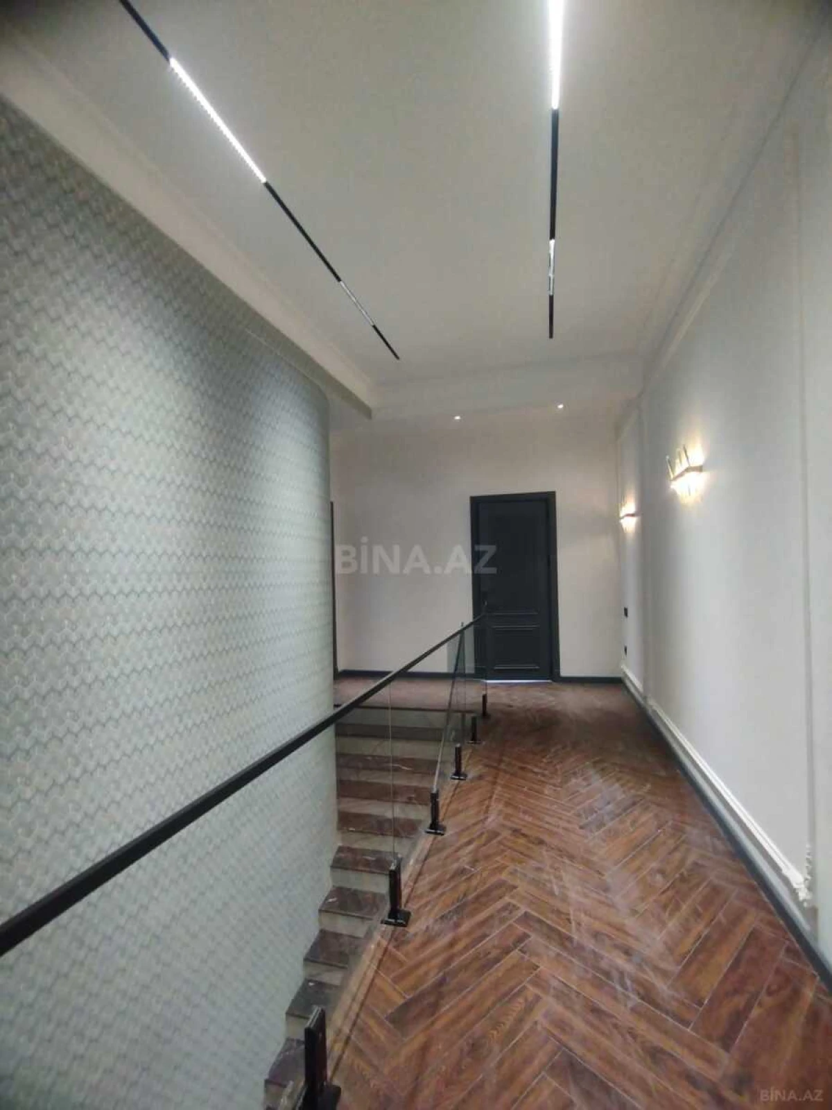 Satılır 3 otaqlı mənzil 142 m²