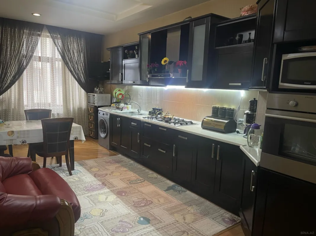Satılır 3 otaqlı mənzil 150 m²