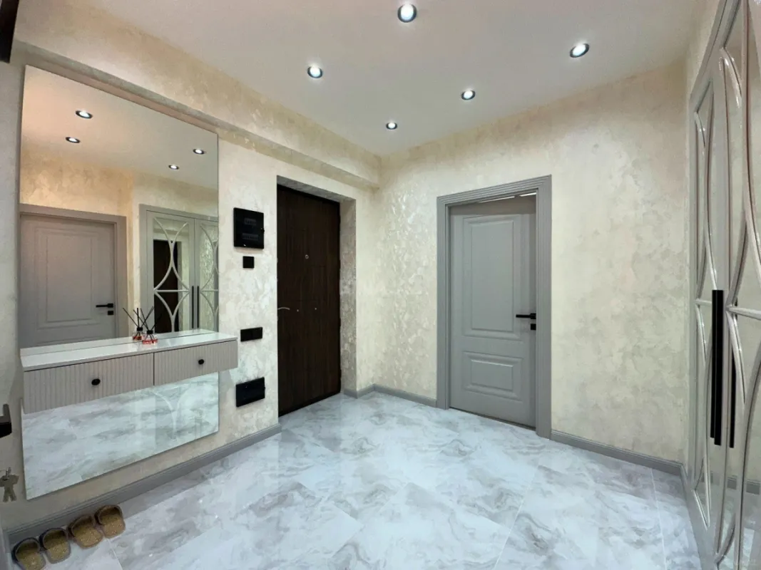 Satılır 3 otaqlı mənzil 81 m²