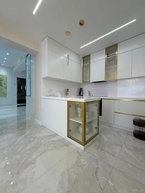 Kirayə verilir 3 otaqlı mənzil 110 m²