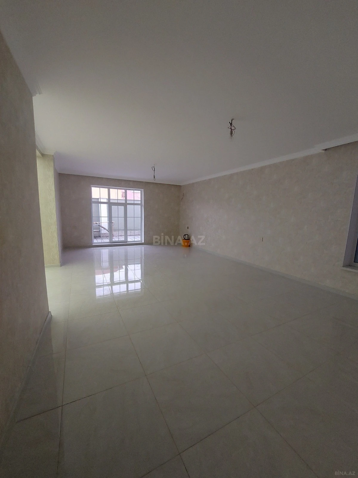 Satılır 5 otaqlı həyət evi 250 m²