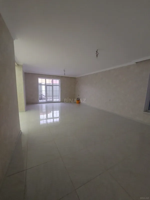 Satılır 5 otaqlı həyət evi 250 m²