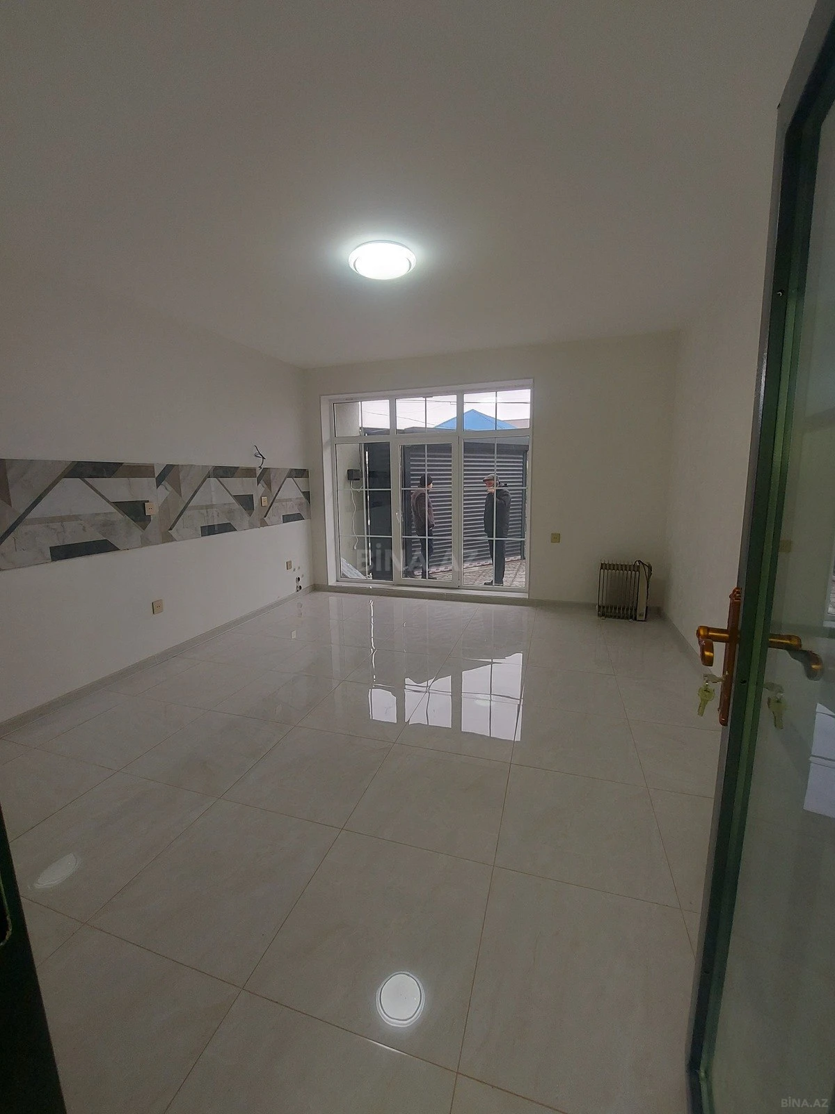 Satılır 5 otaqlı həyət evi 250 m²