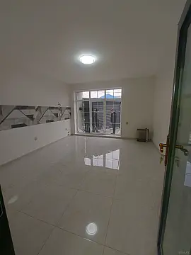 Satılır 5 otaqlı həyət evi 250 m²
