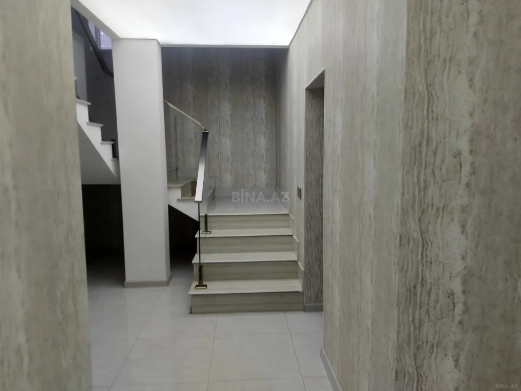 Satılır 5 otaqlı həyət evi 250 m²