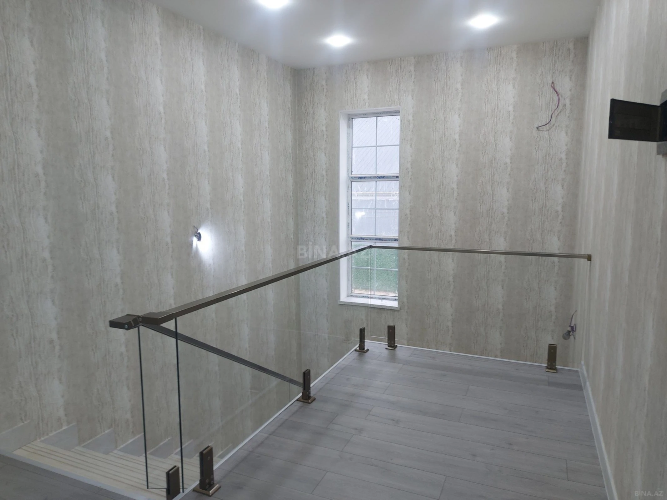 Satılır 5 otaqlı həyət evi 250 m²