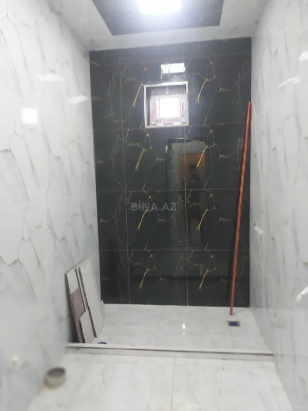 Satılır 5 otaqlı həyət evi 250 m²