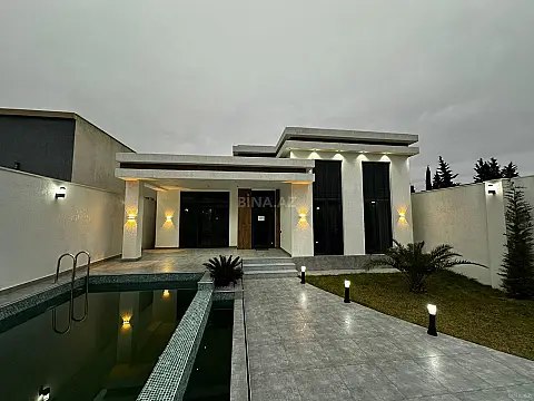 Satılır 4 otaqlı həyət evi 160 m²