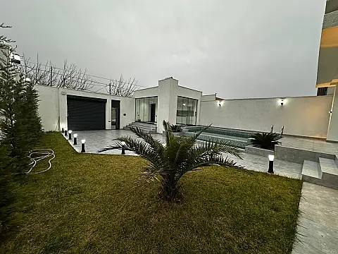 Satılır 4 otaqlı həyət evi 160 m²