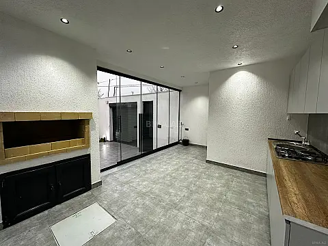 Satılır 4 otaqlı həyət evi 160 m²