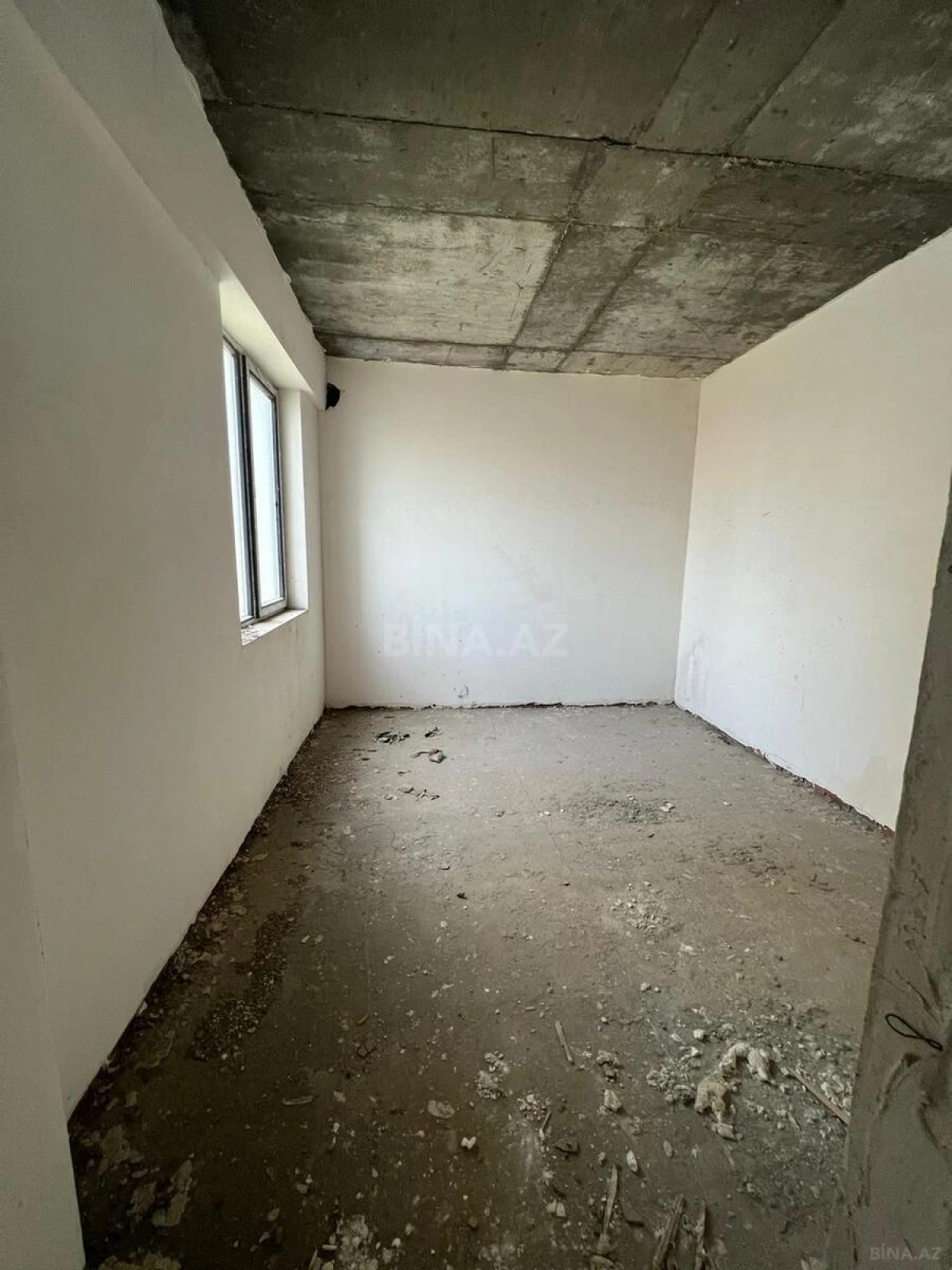 Satılır 4 otaqlı mənzil 171 m²