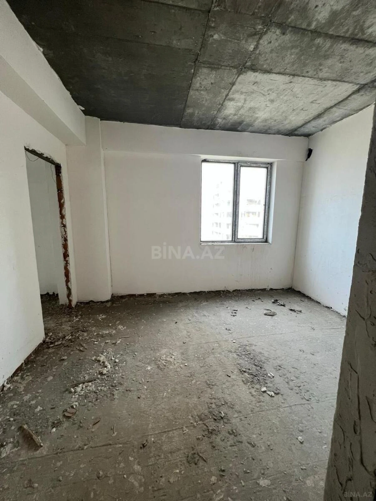 Satılır 4 otaqlı mənzil 171 m²