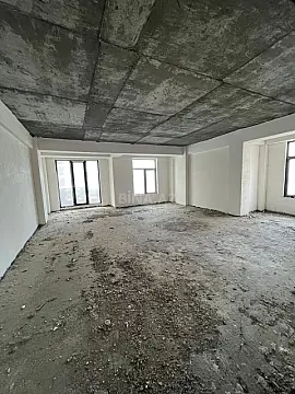 Satılır 4 otaqlı mənzil 171 m²