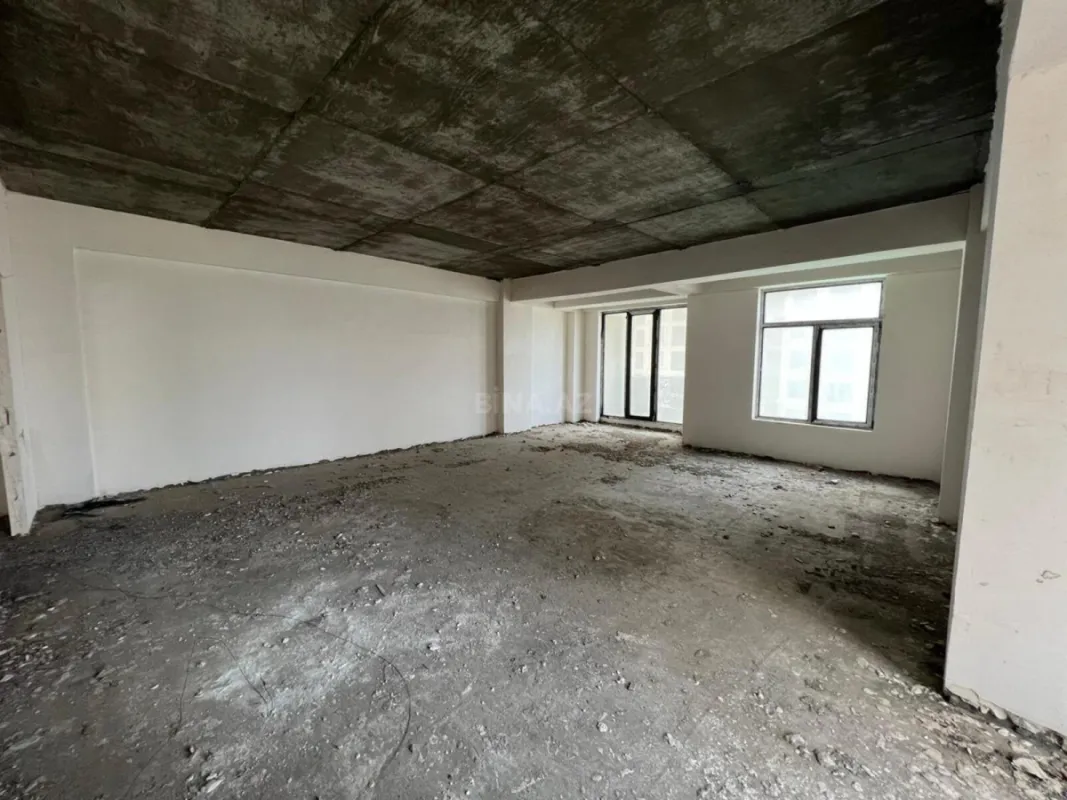 Satılır 4 otaqlı mənzil 171 m²