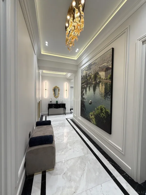 Satılır 4 otaqlı mənzil 140 m²