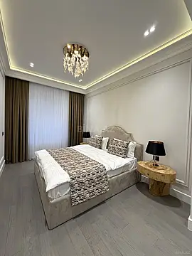 Satılır 4 otaqlı mənzil 140 m²