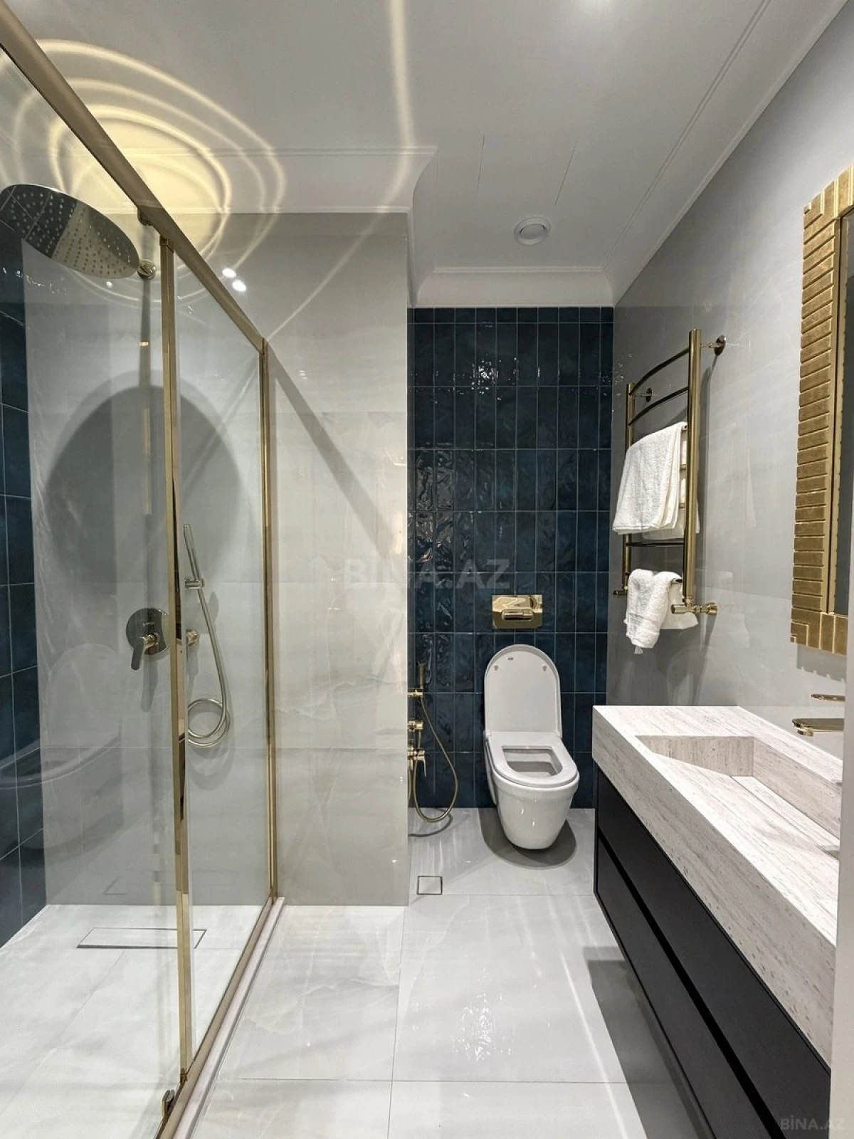 Satılır 4 otaqlı mənzil 140 m²